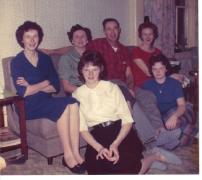 Tuesday July 25, 2006 22:51 - PowellParents&Girls.jpg