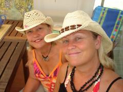 Monday August 04, 2008 13:43 - n814675452_1245789_6039.jpg